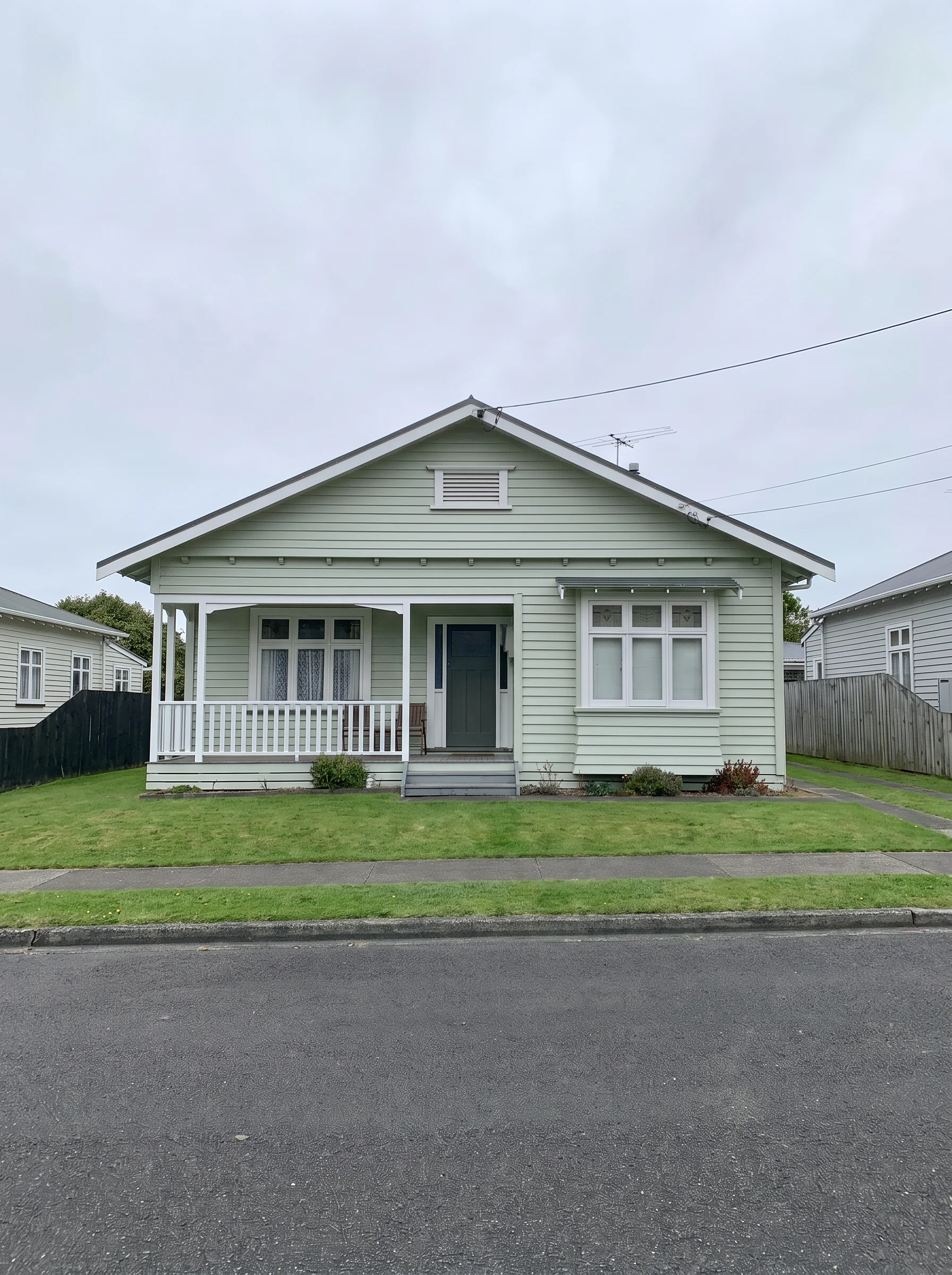 Real estate photos, tidied up